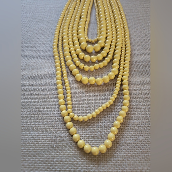 Yellow beaded statement necklace - Picture 3 of 5